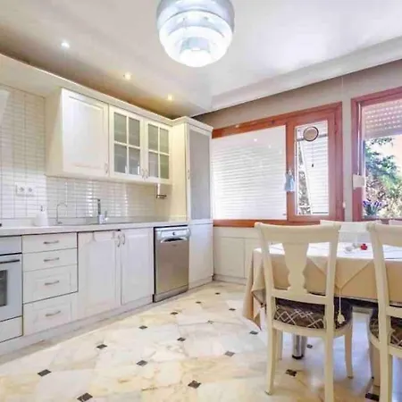 Peaceful Hometown With Perfect Sea And Forest View Istanbul